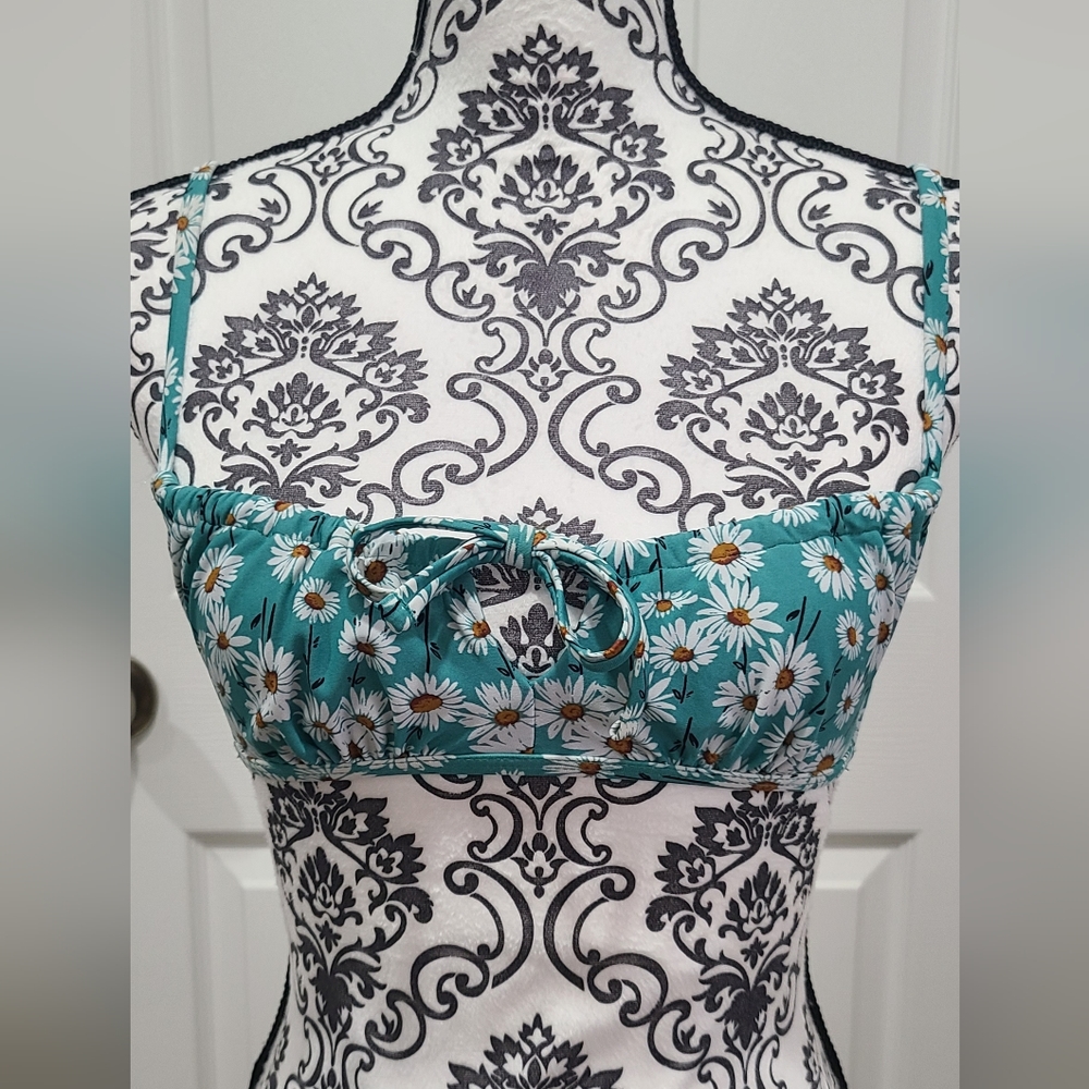 Target  Daisy String Bikini Set - Picture 2 of 5